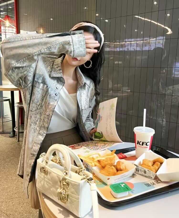 8e9dddf03af298e8e34426769159d9be_1749026491_1833.jpg