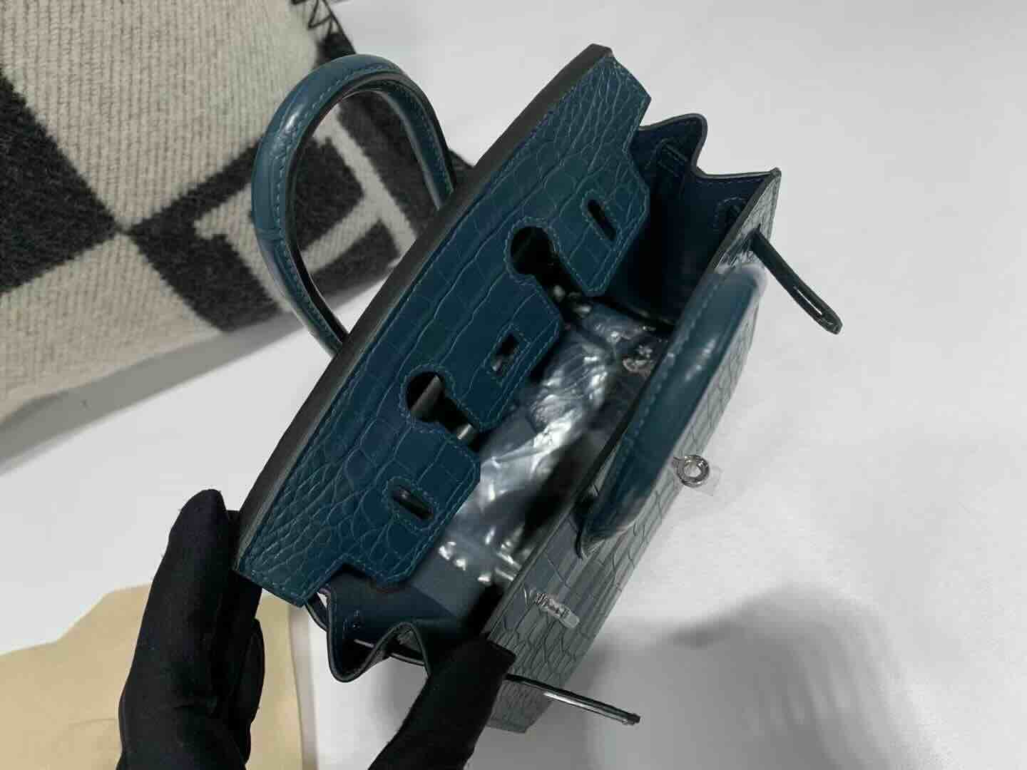 003d04a25760455dc37d9638d6534750_1759204391_2777.jpg
