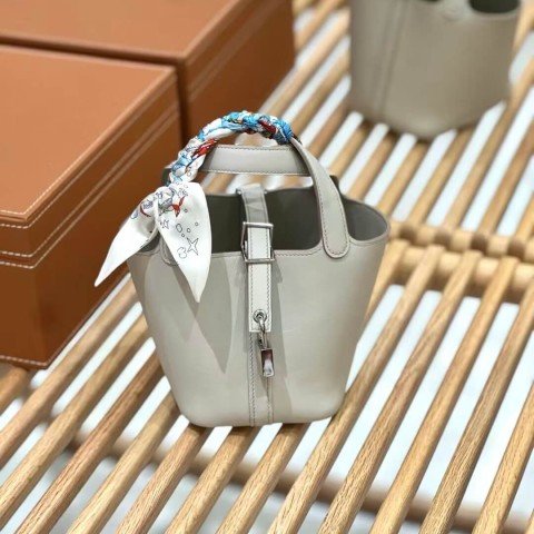 Hermès Picotin Lock 14 Gris Perle Swift Palladium Hardware with Twilly