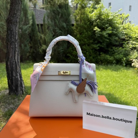 Hermès Kelly 25 Craie Epsom with Gold Hardware