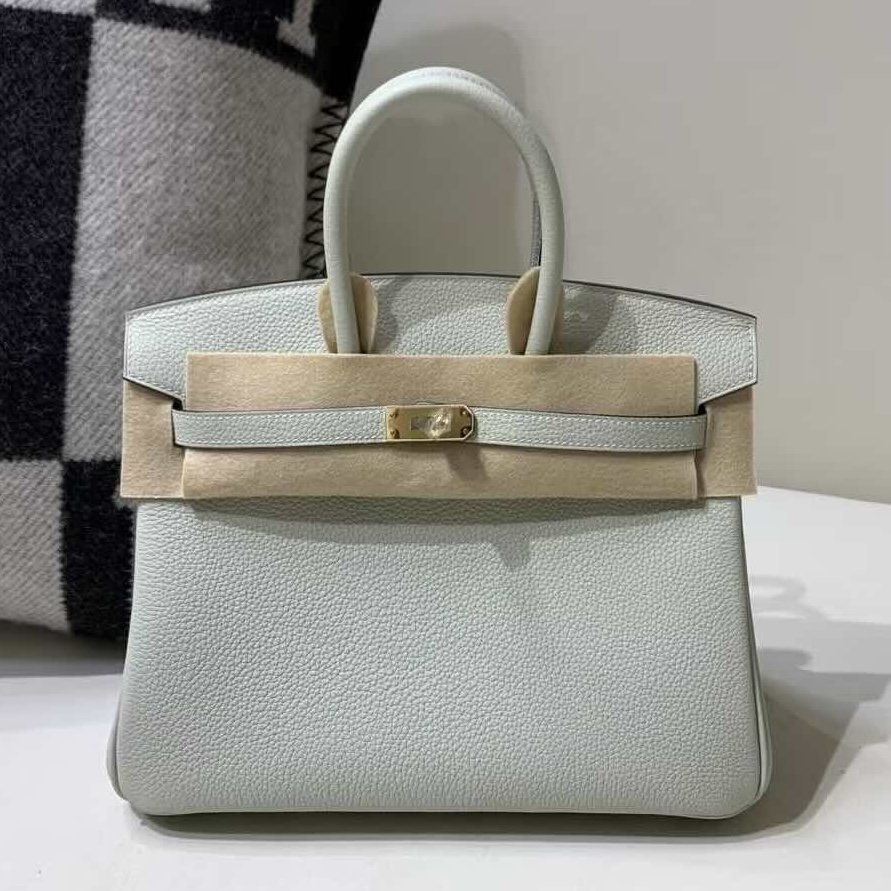 Hermès Birkin 25 in Vert d’Eau Togo leather with gold hardware
