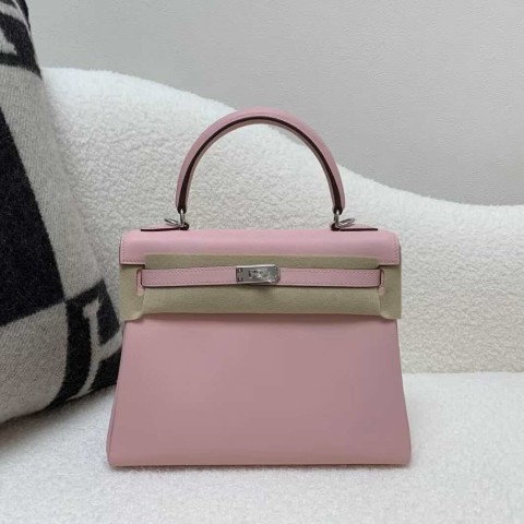 Hermès Kelly 25 in Rose Sakura Swift leather with palladium hardware
