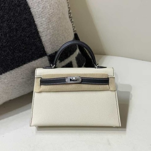 Hermès Kelly Mini Epsom Craie with Black Strap and Palladium Hardware