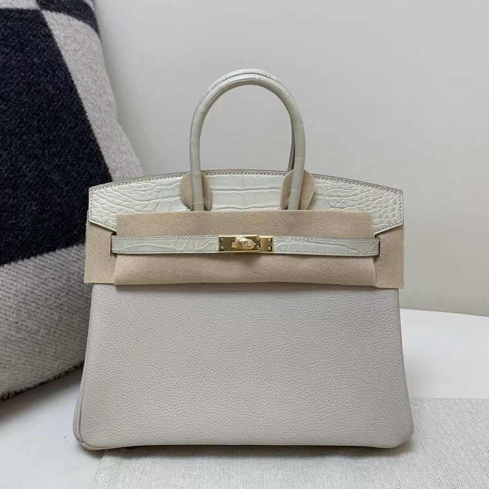 Hermès Birkin 25 Touch Nata & Matte Alligator with Gold Hardware