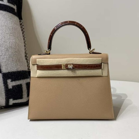 Hermès Kelly 25 Touch Sellier Biscuit Epsom and Shiny Alligator with Gold Hardware