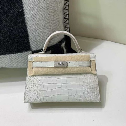 Hermès Kelly 20 Mini II Gris Perle Matte Alligator with Palladium Hardware