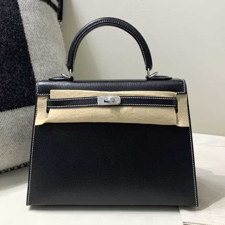 Hermès Kelly 25 Sellier Evercolor Noir / White Stitch x Palladium Hardware