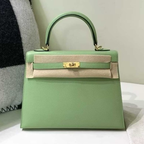 Hermès Kelly 25 Sellier Epsom Vert Criquet x Gold Hardware