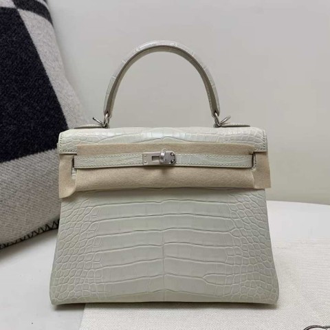 Hermès Kelly 25 Gris Perle Niloticus Crocodile Palladium Hardware