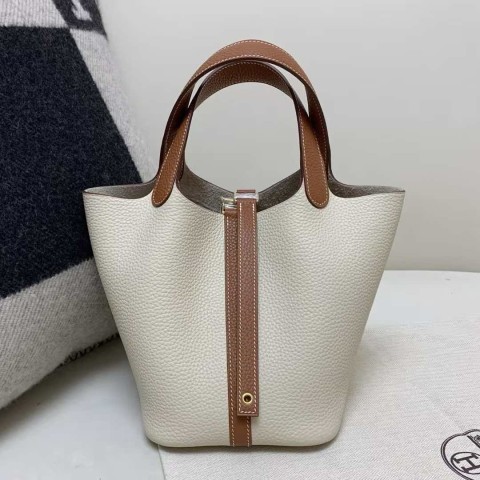 Hermès Picotin Lock 22 MM Craie / Gold Clemence Gold Hardware