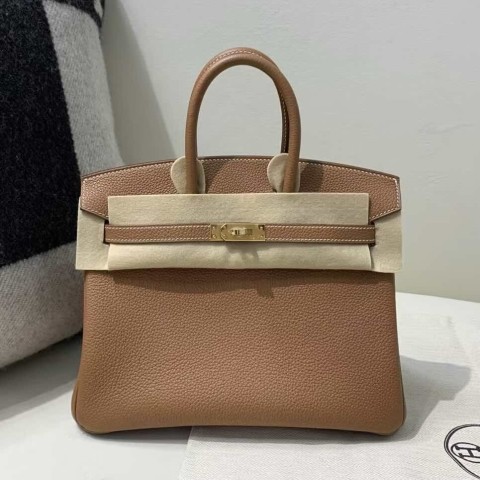 Hermès Birkin 25 in Togo Leather, Gold, Gold Hardware