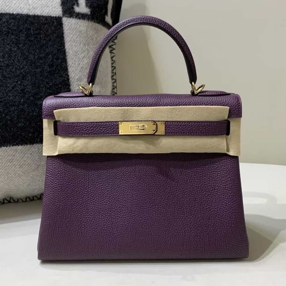 Hermès Kelly 28 in Togo Leather, Anemone, Gold Hardware