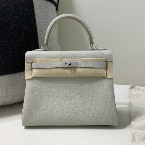 Hermès Kelly 25 Sellier Gris Perle Togo Leather / Palladium Hardware