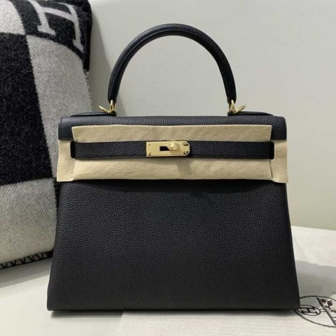 Hermès Kelly 28 Sellier Noir Epsom Leather / Gold Hardware
