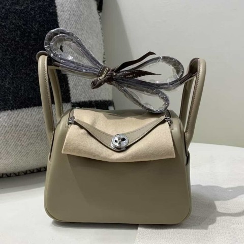 Hermès Lindy 20 Etoupe Swift Leather / Palladium Hardware