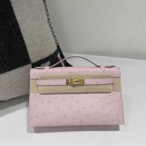 Hermès Kelly Pochette Rose Sakura Ostrich Leather / Gold Hardware