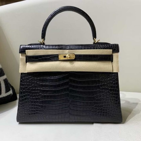 Hermès Kelly 35 Retourne Noir Matte Porosus Crocodile / Gold Hardware