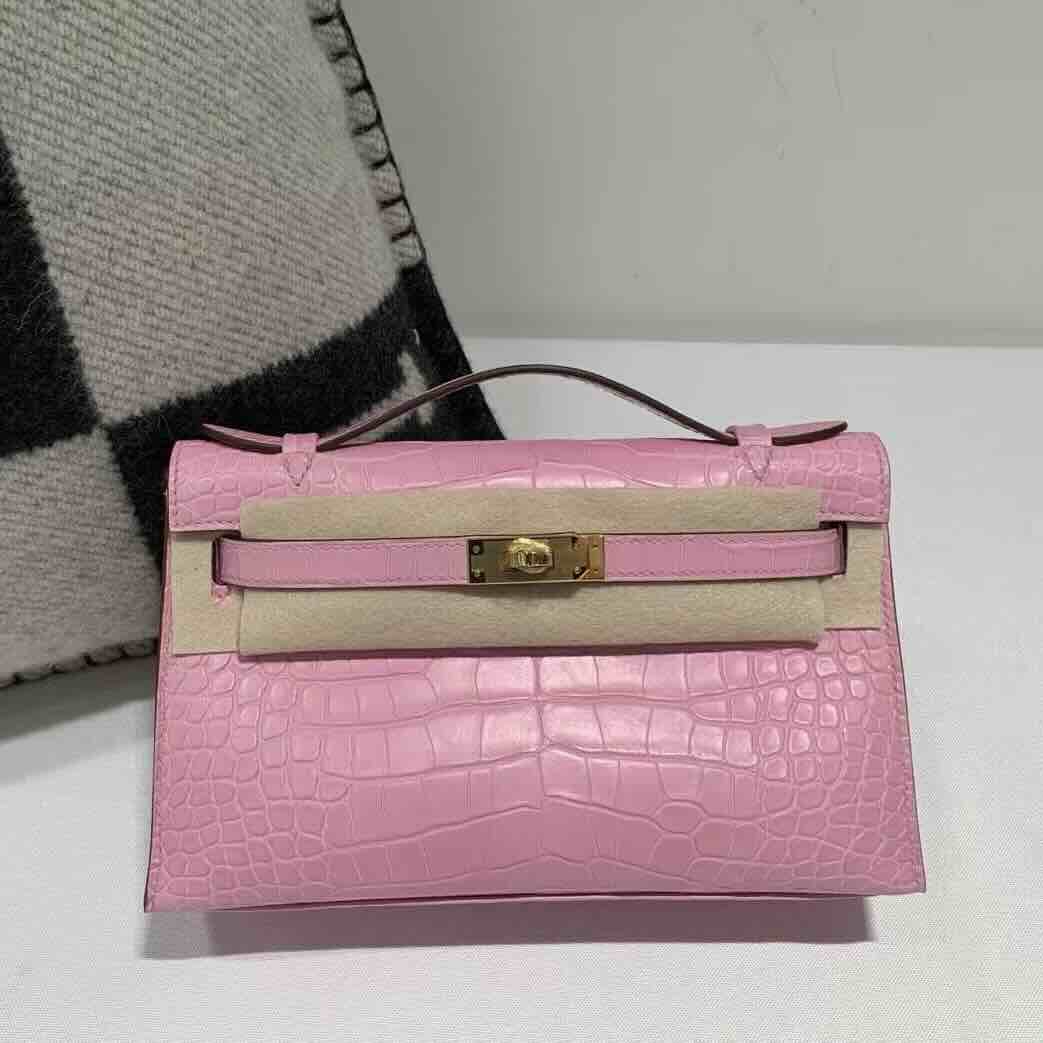 Hermès Kelly Pochette Matte Alligator Rose Sakura Gold Hardware