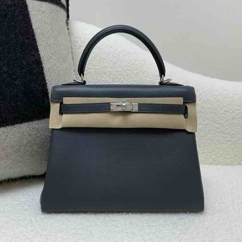 Hermès Kelly 25 Retourne Gris Nuage Swift Leather / Palladium Hardware