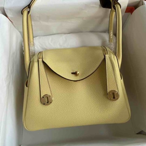 Hermès Lindy 26 Clemence Jaune Poussin / Gold Hardware