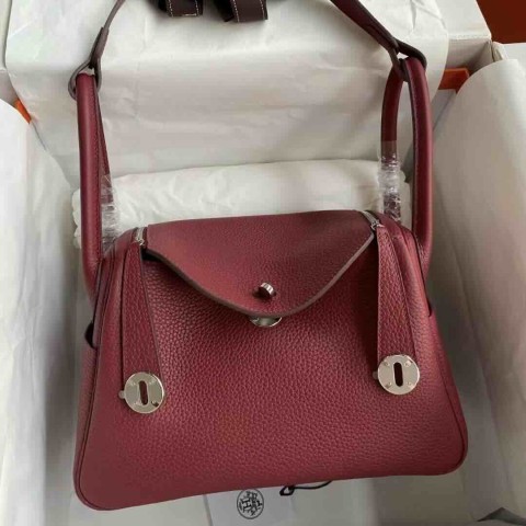 Hermès Lindy 26 Clemence Ruby Red / Palladium Hardware