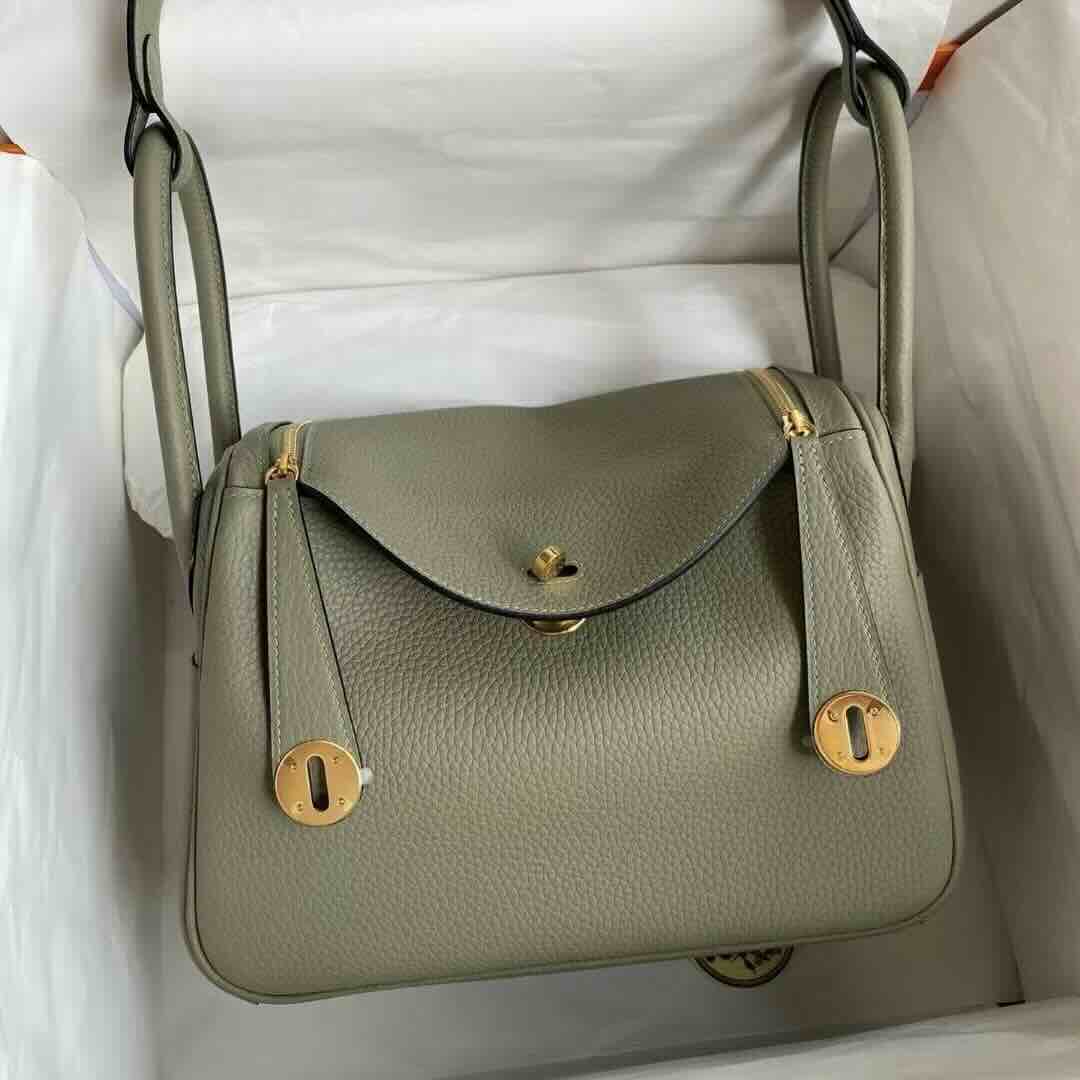 Hermès Lindy 26 Clemence Sage Green / Gold Hardware
