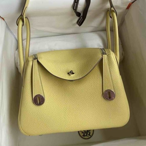 Hermès Lindy 26 Clemence Jaune Poussin / Palladium Hardware
