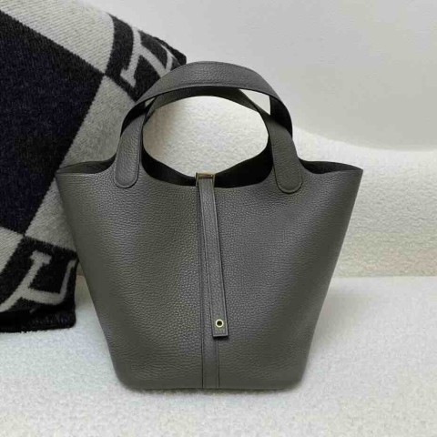 Hermès Picotin Lock 22cm TC Leather Etain / Gold Hardware