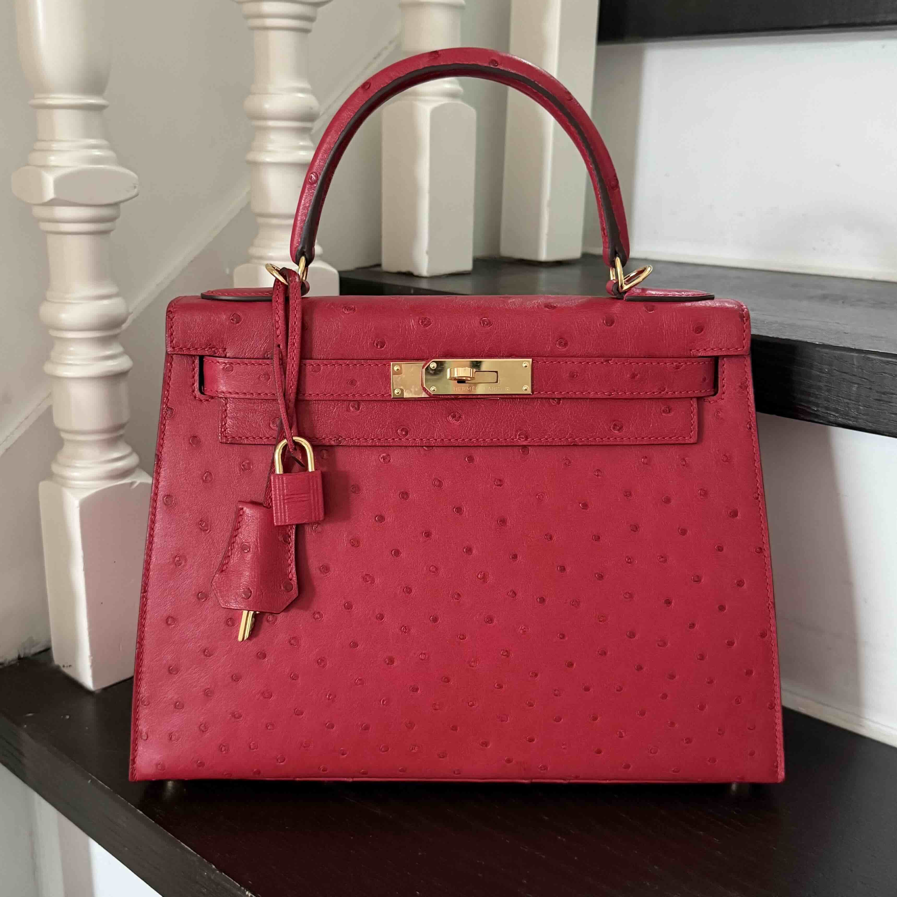 Hermès Kelly28 Sellier Ostrich Rouge Vif x Gold Hardware (HSS)