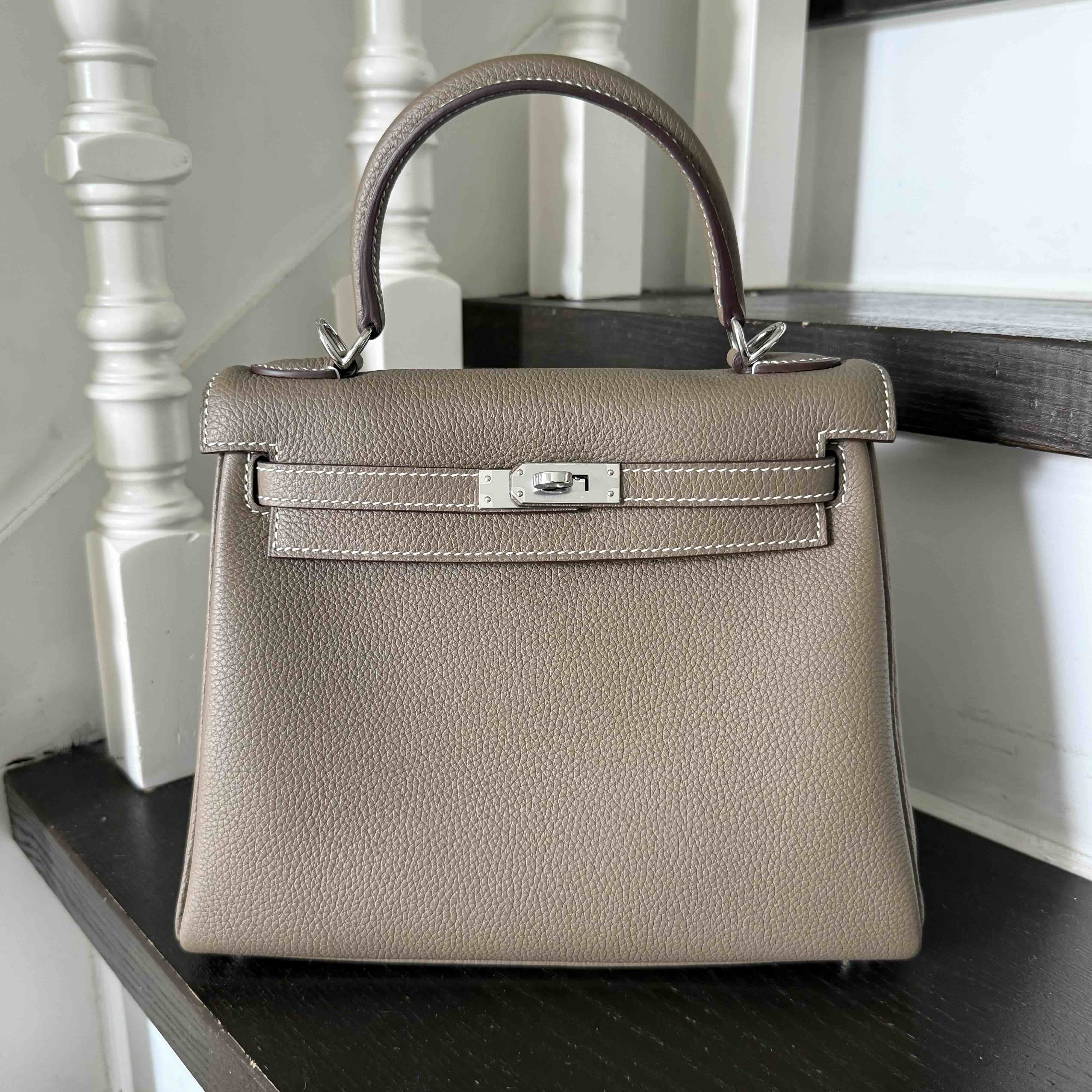 Hermès Kelly 25 Togo Etoupe x  PHW