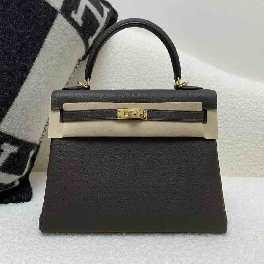Hermès Kelly 25 Togo Ebene x Gold Hardware