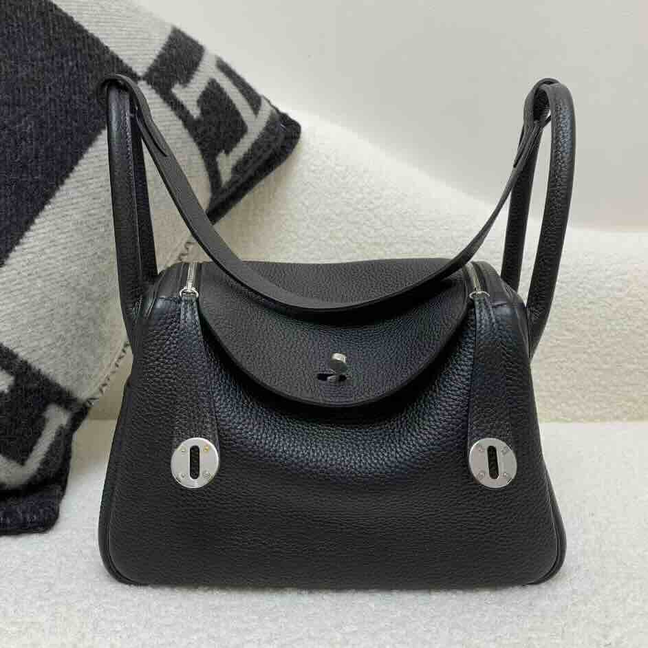Hermès Lindy 26cm Clemence Noir x Palladium Hardware