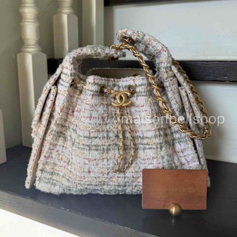 CHANEL 25 Tweed Bag