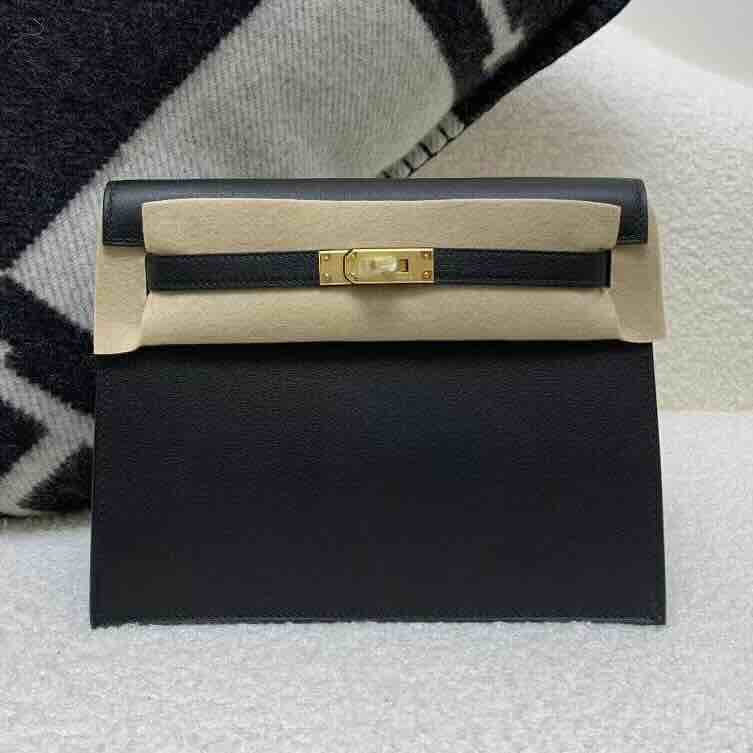 Hermès Kelly Danse 22 Swift Noir x Gold Hardware