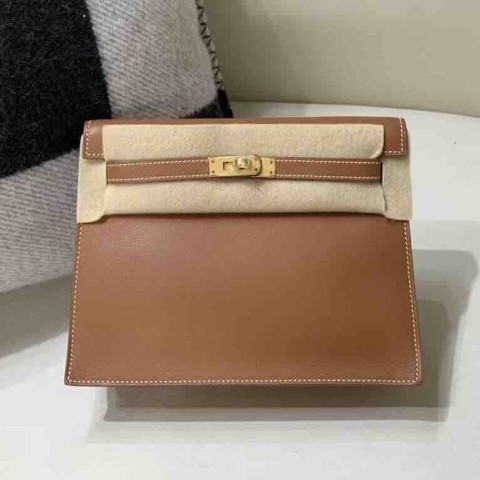 Hermès Kelly Danse 22 Swift Gold x Gold Hardware